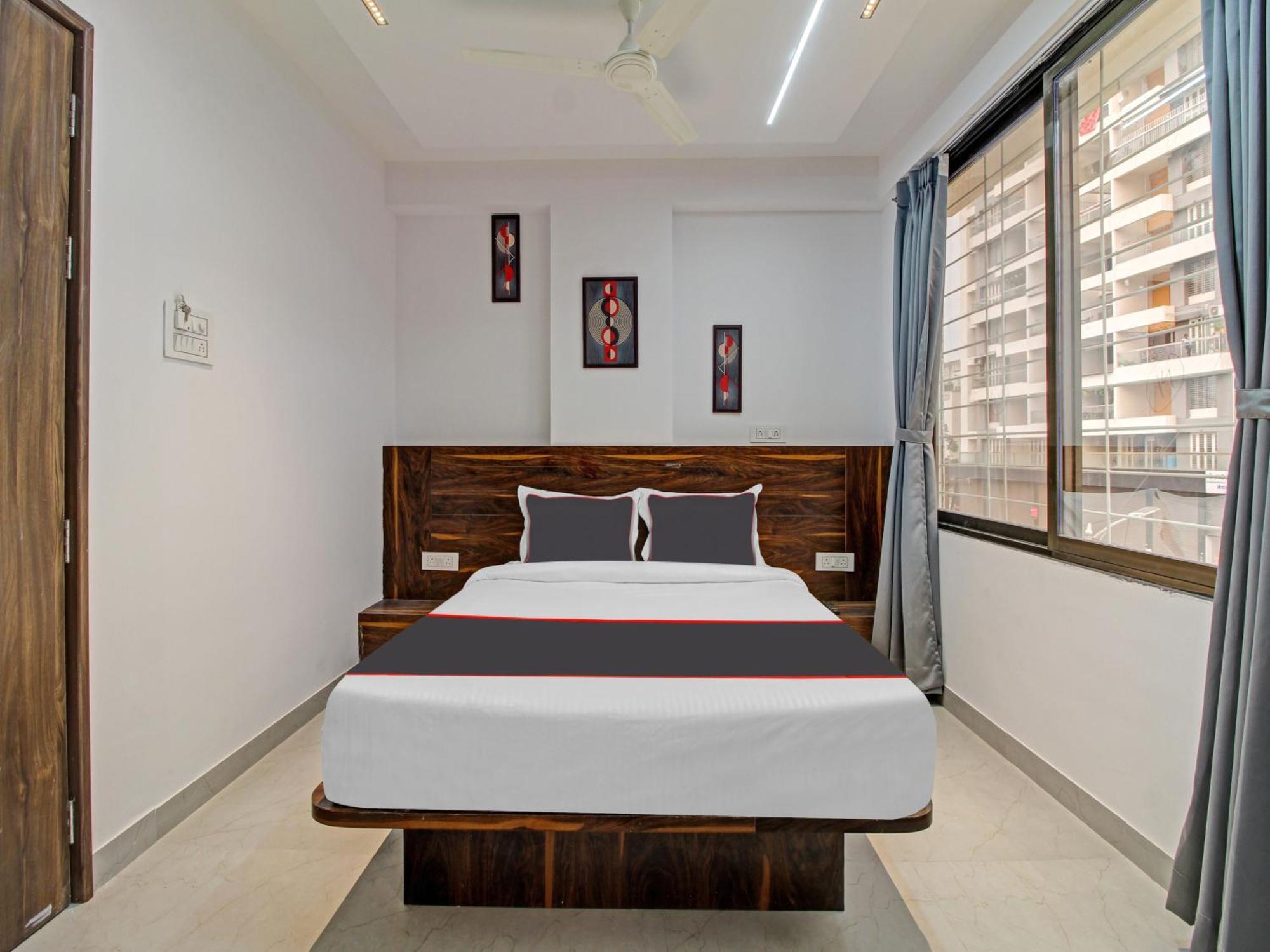 Hotel Collection O Crystal Pimpri-Chinchwad Exterior foto